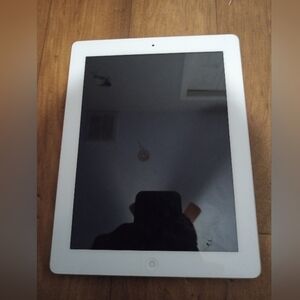 iPad 2 (32GB) (White + Used)